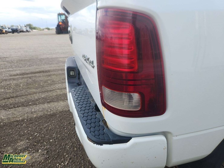 2013-dodge-1500-image-33
