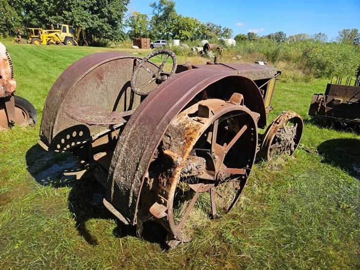 #2530-•-1939-case-c-tractor-image-5