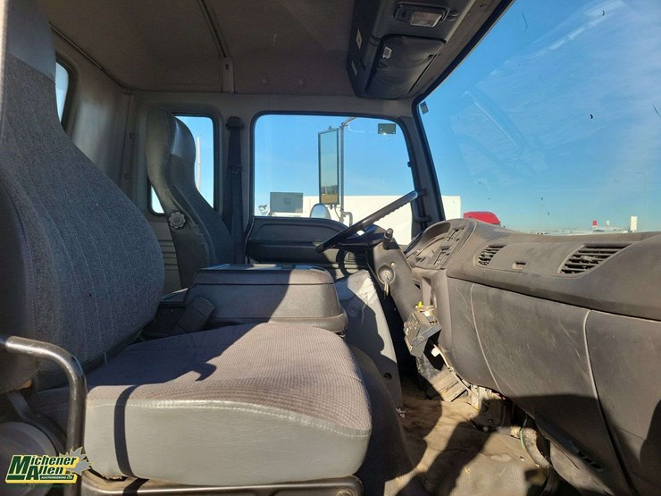 2007-gmc-t8500-image-25