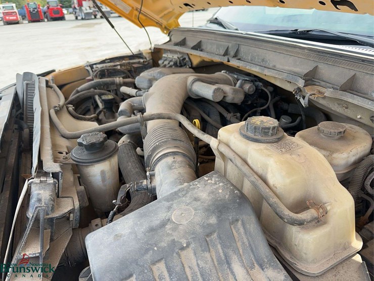 2012-ford-f550-xl-image-18
