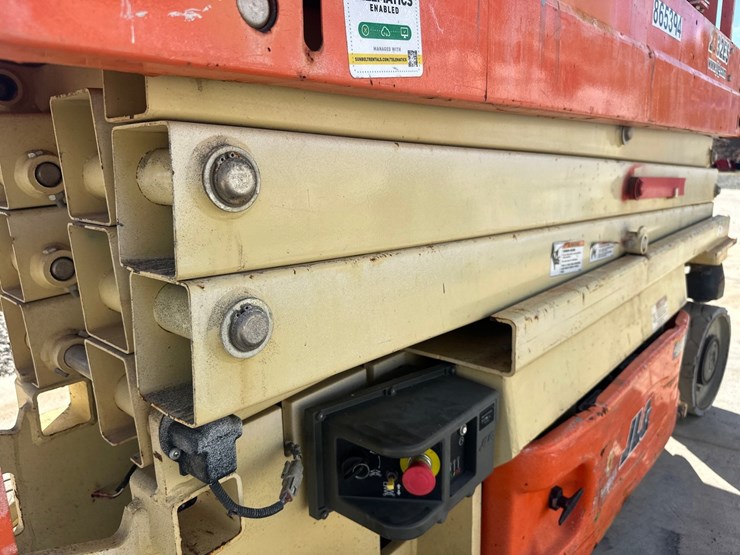 2016-jlg-2032es-image-16
