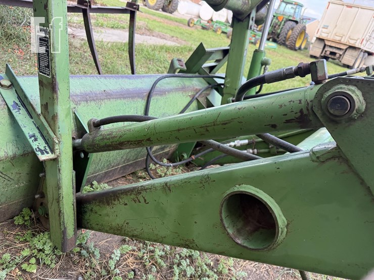 john-deere-148-image-9
