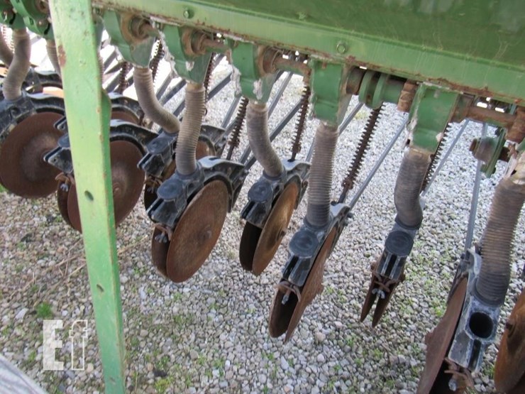 john-deere-8300-image-10