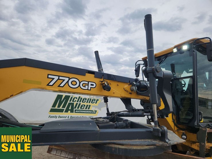 2012-deere-770gp-image-40