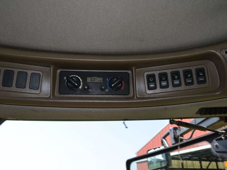 case-ih-8120-image-41