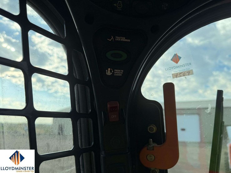 2015-bobcat-s570-image-18