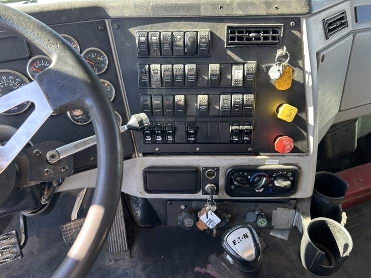 2012-western-star-4900-image-19