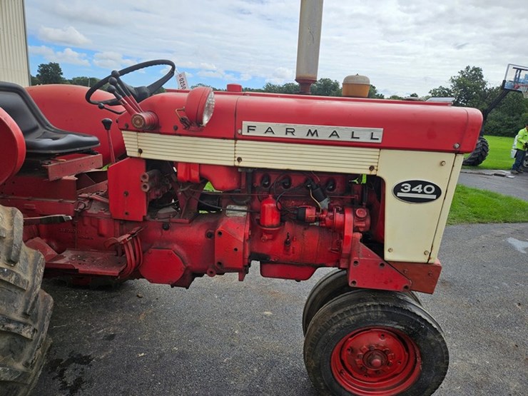 #2509-•-1959-farmall-340-tractor-image-11