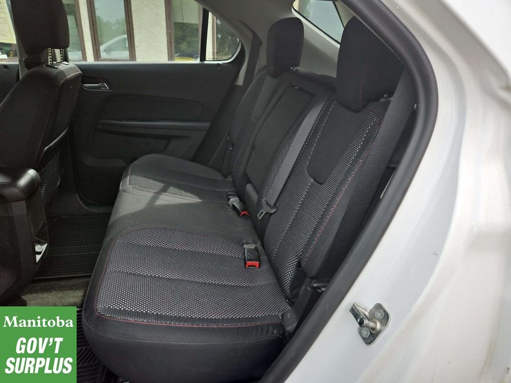 2016-chevrolet-equinox-image-24