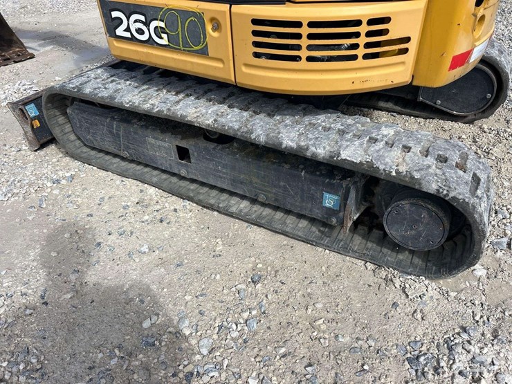 2015-deere-26g-image-26