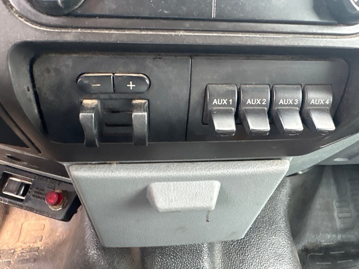 2015-ford-f550-image-66