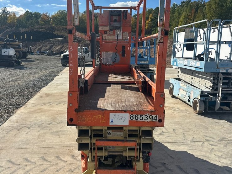2016-jlg-2032es-image-4