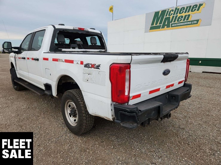 2023-ford-f350-image-2