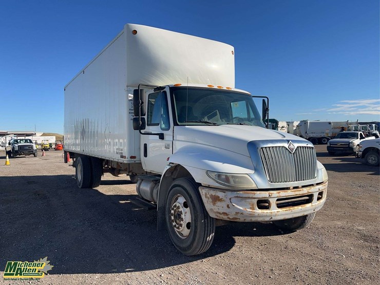 2005-international-durastar-4300-image-2