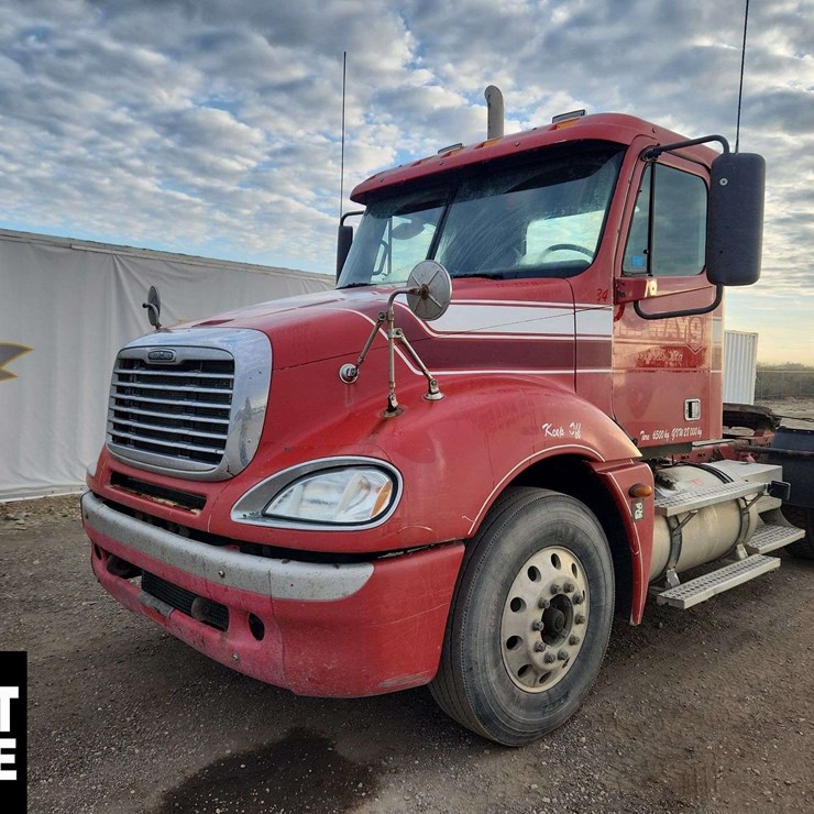 2005 FREIGHTLINER COLUMBIA 120
