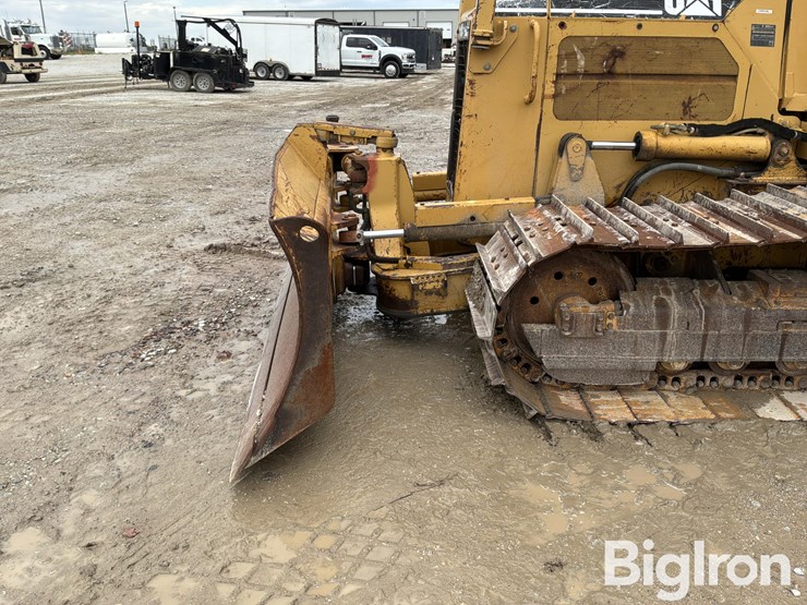 2006-caterpillar-d4g-image-10