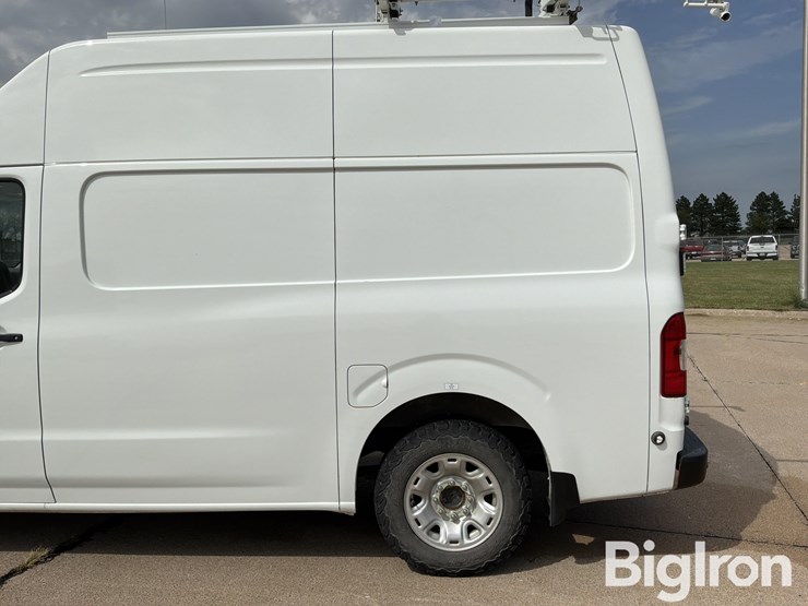 2017-nissan-nv2500-image-9