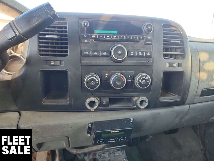 2011-chevrolet-silverado-3500hd-image-19