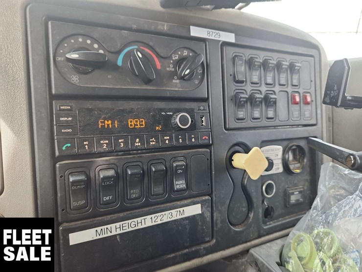 2013-international-durastar-4400-image-19