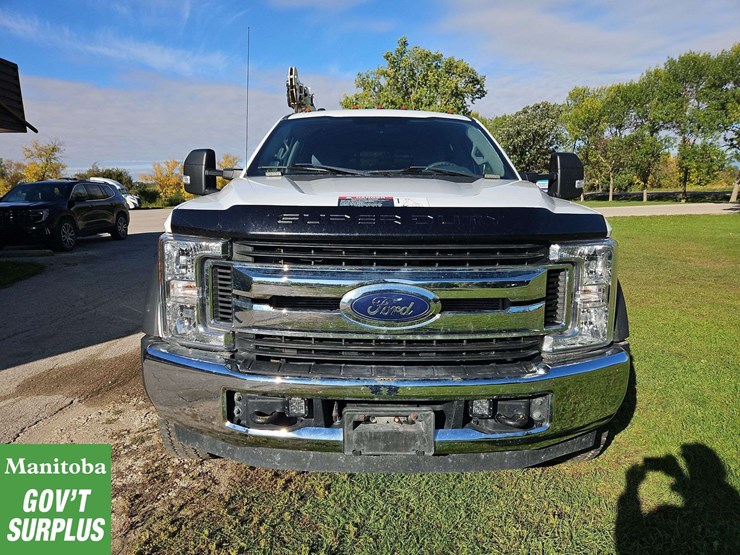 2017-ford-f550-image-8