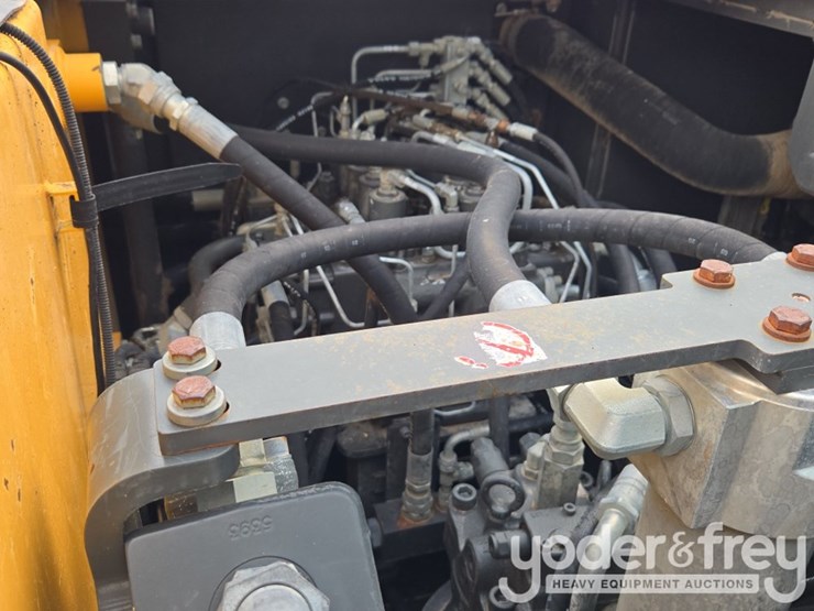 2021-volvo-ec200el-image-48