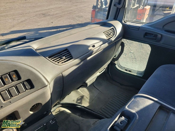 2007-gmc-t8500-image-22