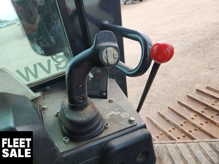 2016-deere-450j-image-19