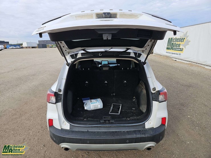 2020-ford-escape-image-16