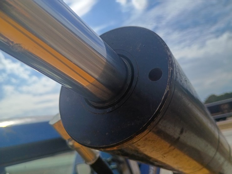 2021-new-holland-ts6.110-image-68
