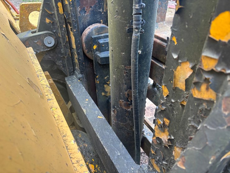 caterpillar-v180-image-62