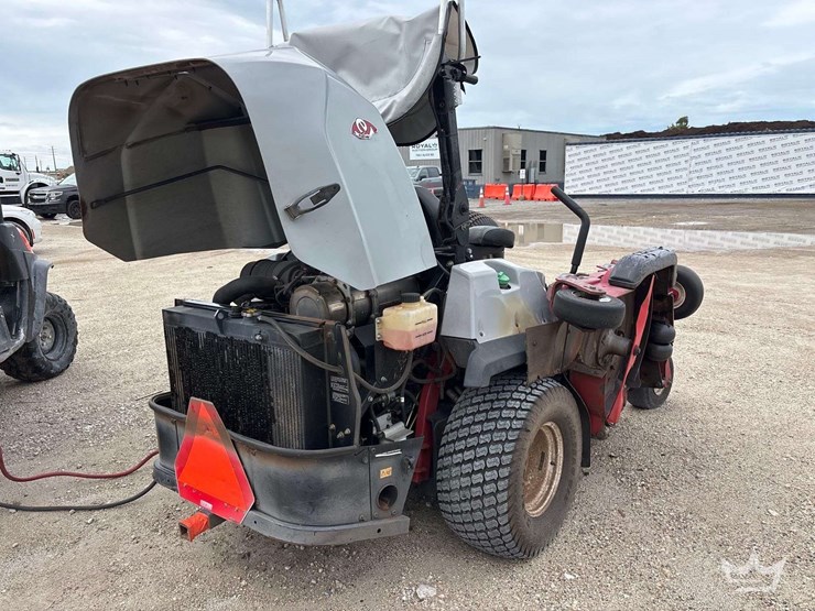 exmark-zero-turn-commercial-mower-image-3