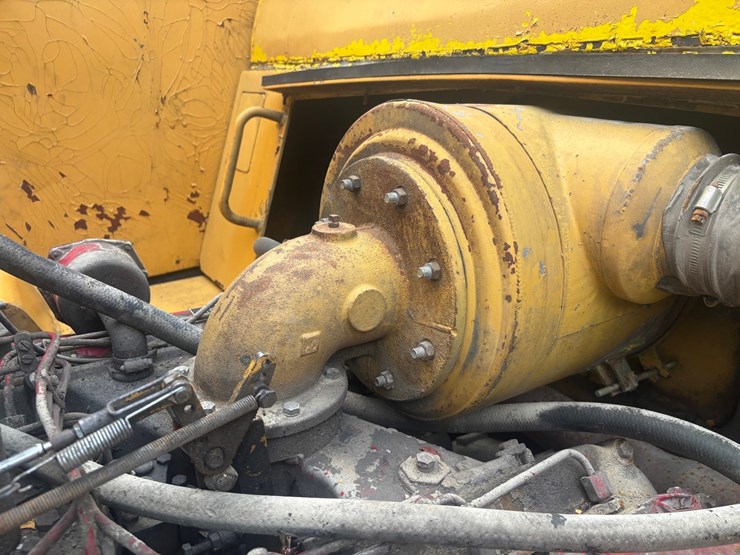 caterpillar-v180-image-8