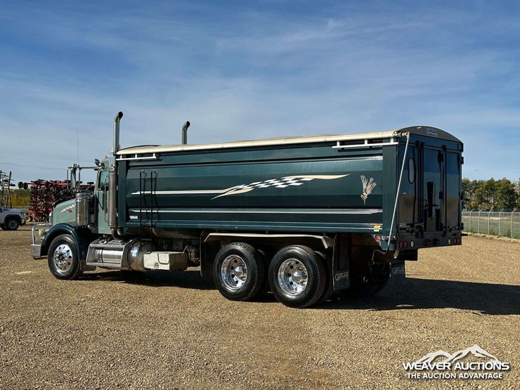 peterbilt-378-image-4