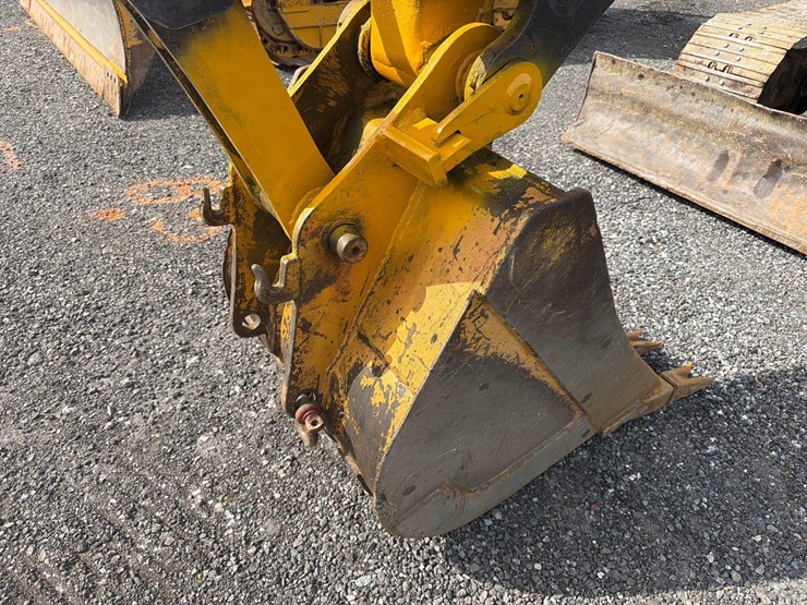 caterpillar-307-image-19