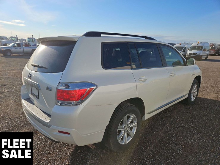 2012-toyota-highlander-hybrid-image-4