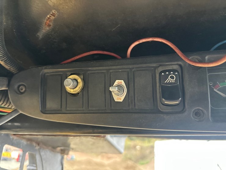 deere-240-image-34