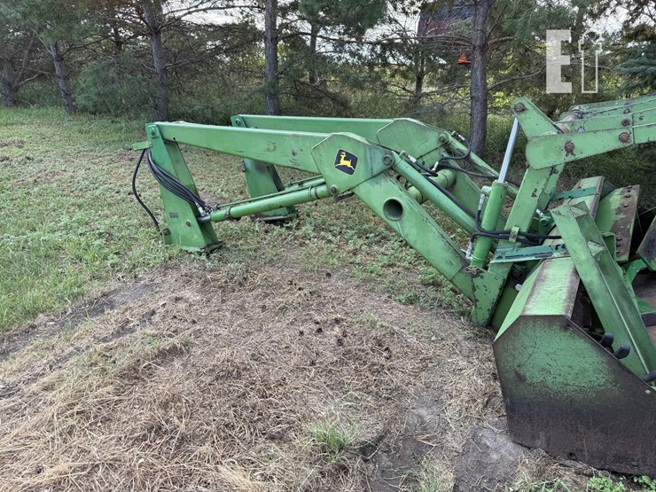 john-deere-148-image-2