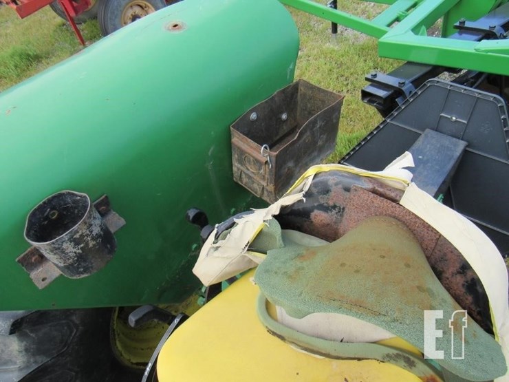 john-deere-2440-image-13
