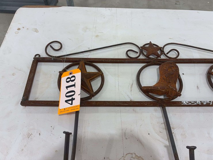 rustic-coat-rack-image-2