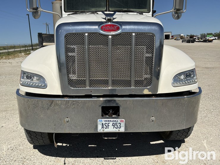 2007-peterbilt-335-image-13