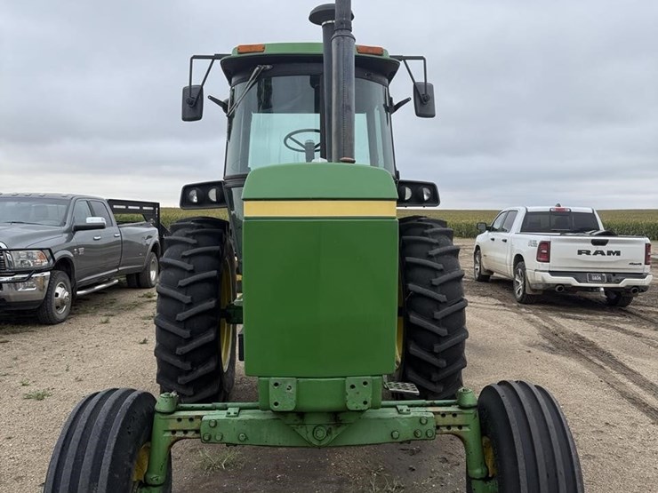 john-deere-4440-image-8