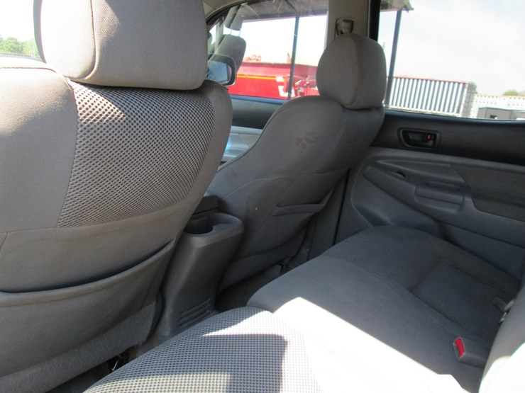 2005-toyota-tacoma-image-27