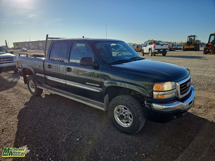 2004-gmc-sierra-2500hd-image-2