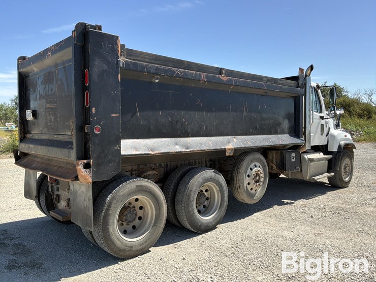 2015-freightliner-114sd-image-5