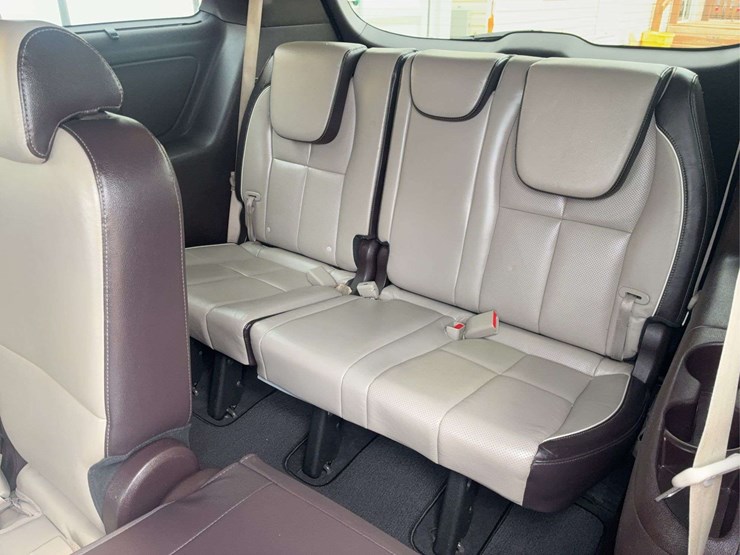 2017-kia-sedona-image-12