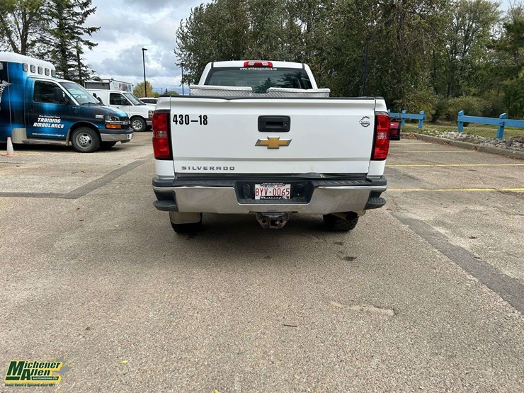 2018-chevrolet-silverado-2500hd-image-7