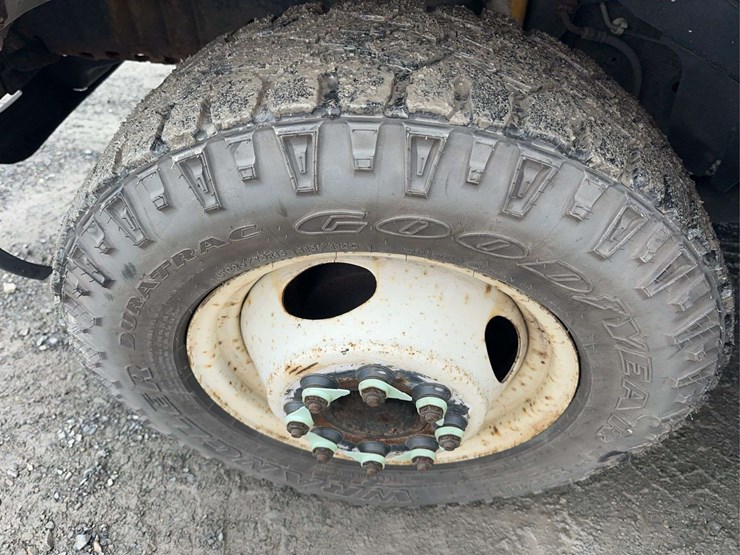 2017-ford-e450-image-9