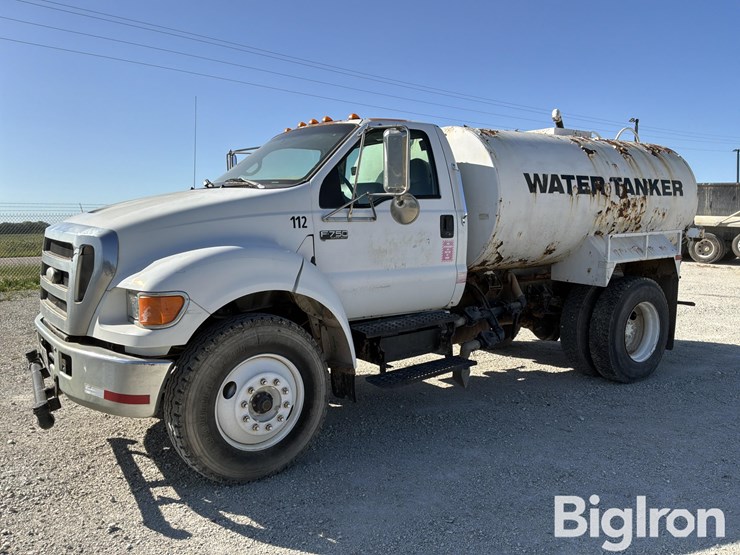 2007-ford-f750-image-1