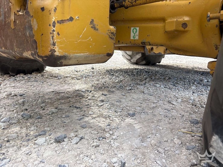 2015-caterpillar-420f2-it-image-4