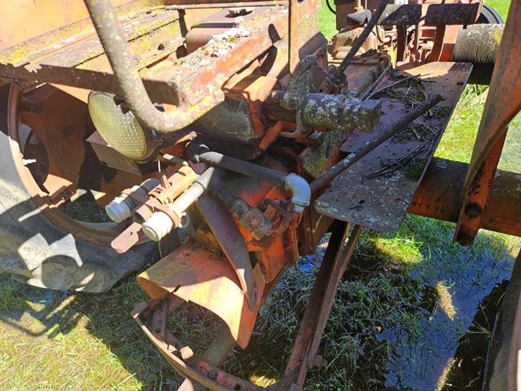 #2528-•-cockshutt-f3-tractor-image-19